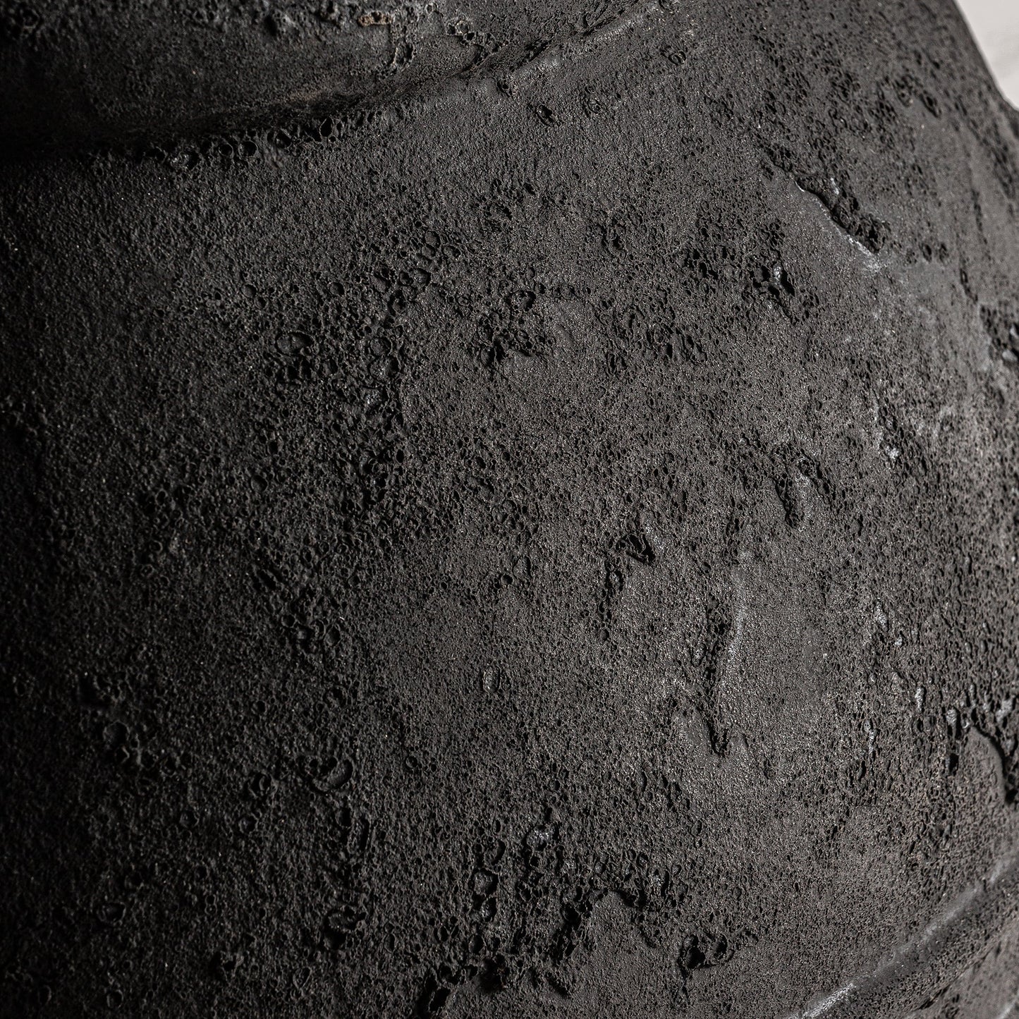 Kelyene Vase - Black