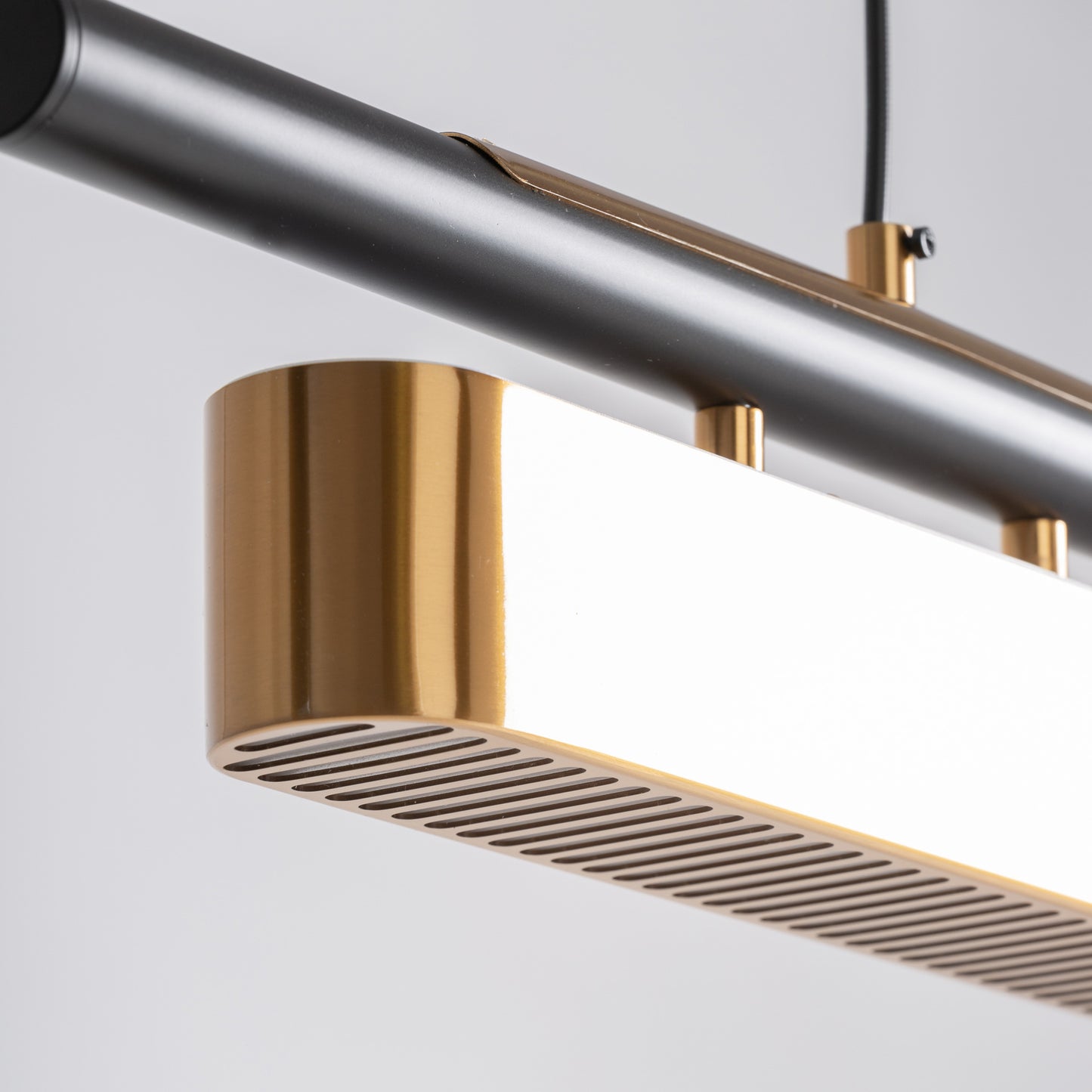 FN=VI37001_37001-04.jpg;SHA256=bcf121d2eb86abc132389fd6f4295cfd11fc944b85a1b1b6447fde07a6d1d8a0