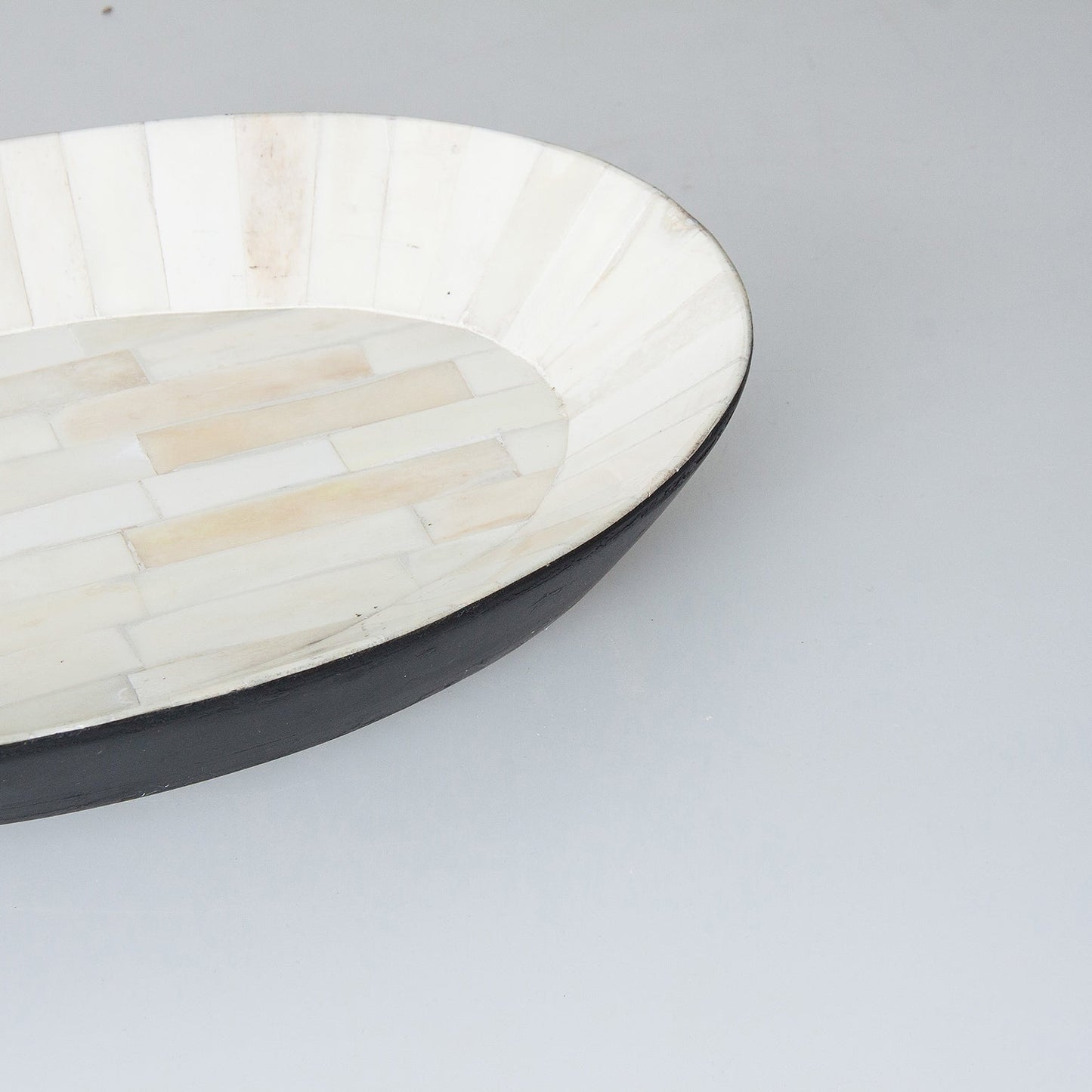 Zonza Tray in White/Black Colour