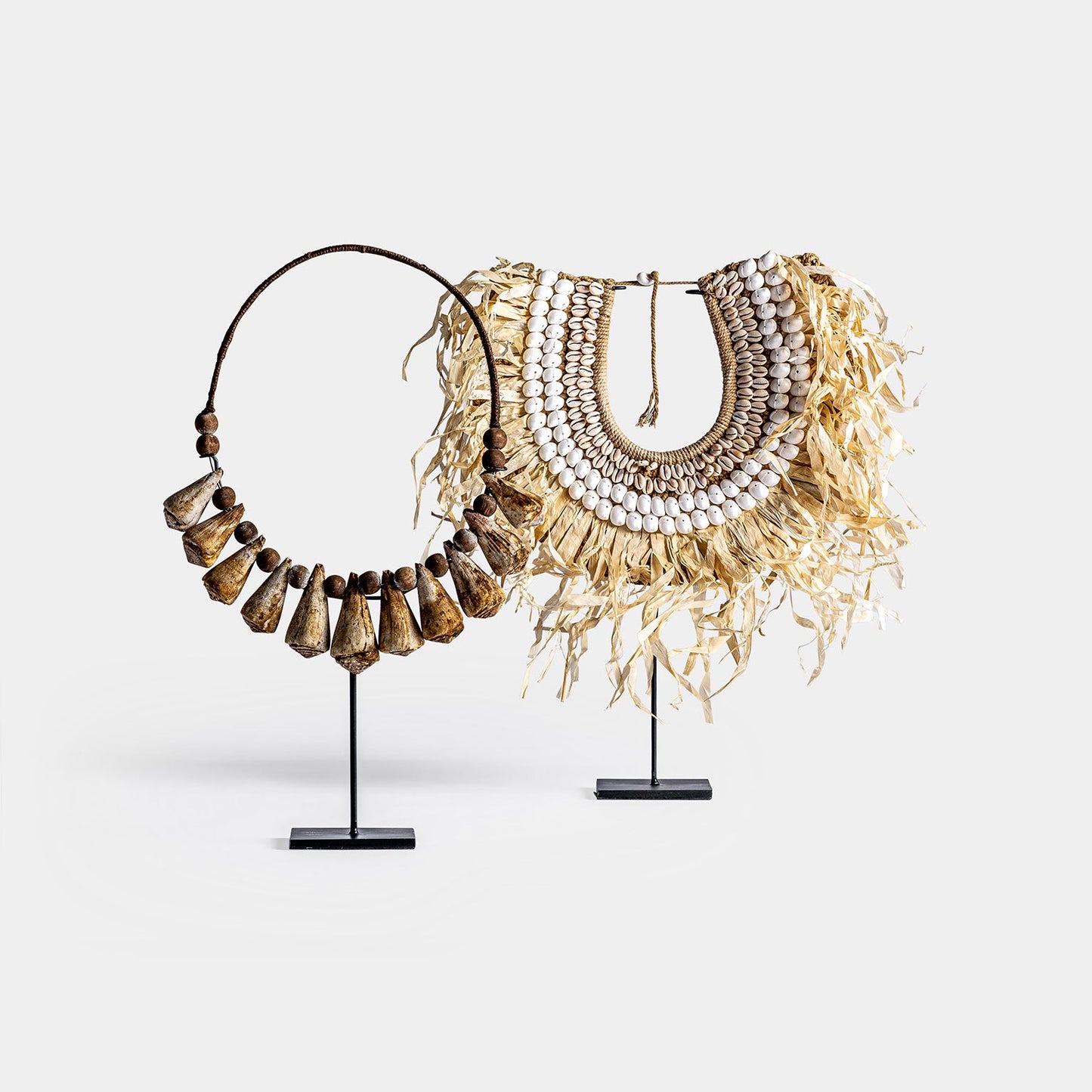 Figura Decorativa en Color Marrón