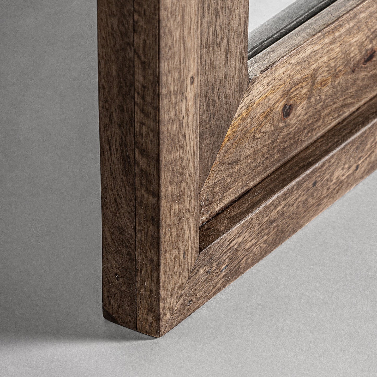 Giekau Mirror in Brown Colour