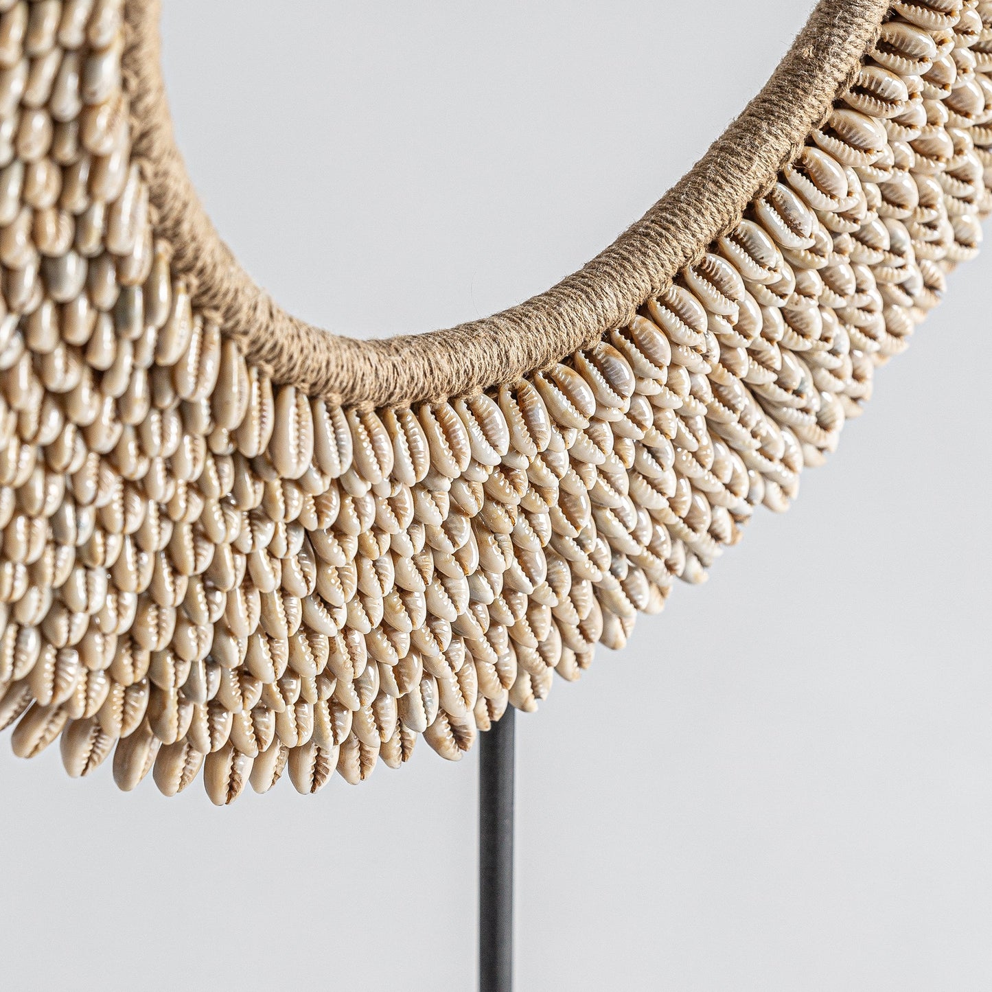 Collar Conchas Sculpture in Natural Colour