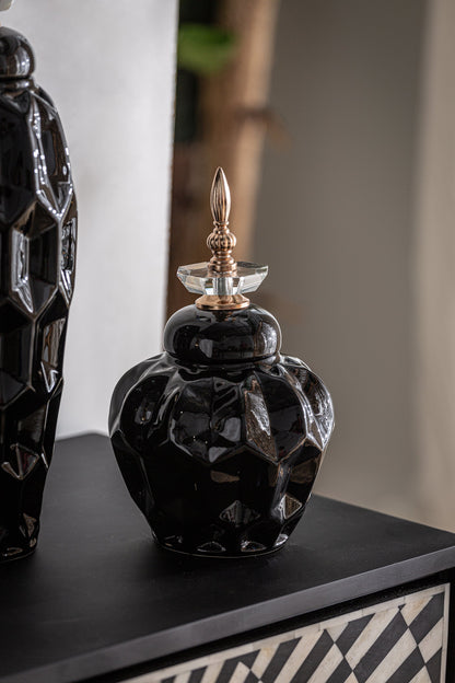 Heyer Vase in Black Colour