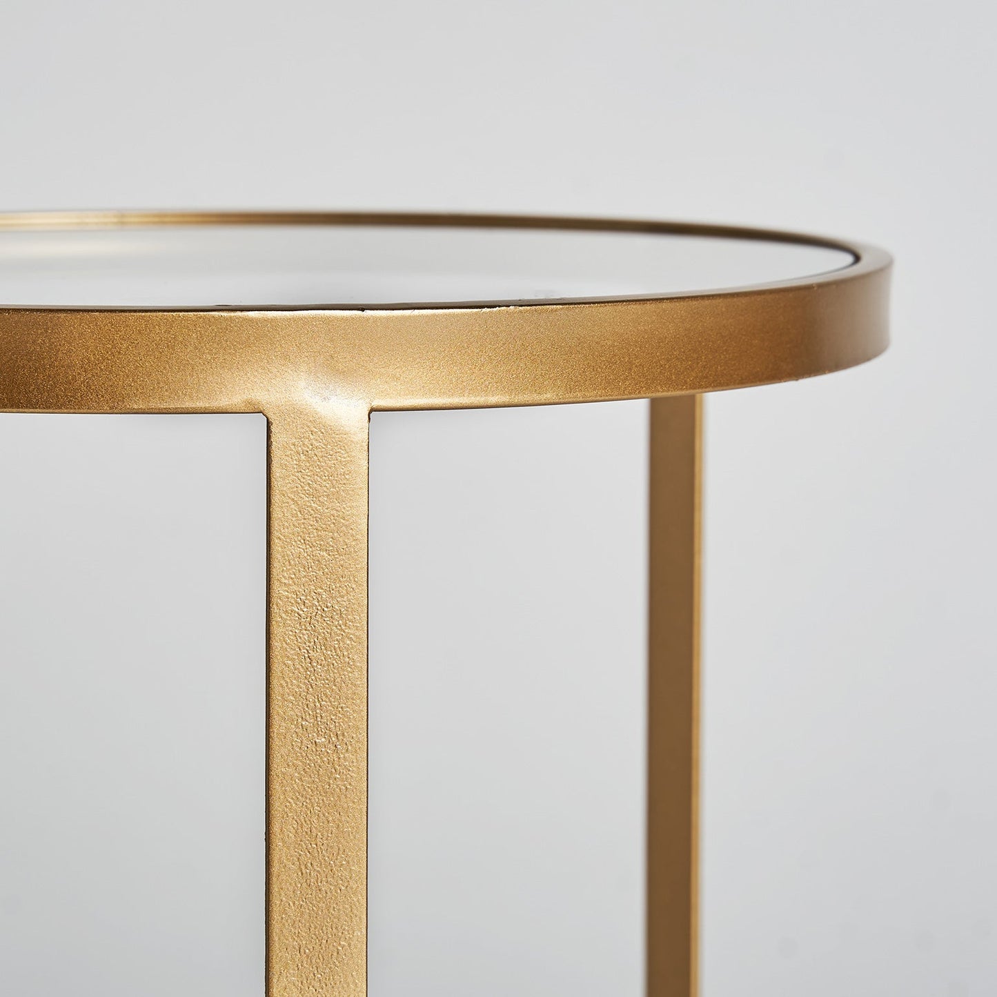 Bleg Side Table in White/Gold Colour