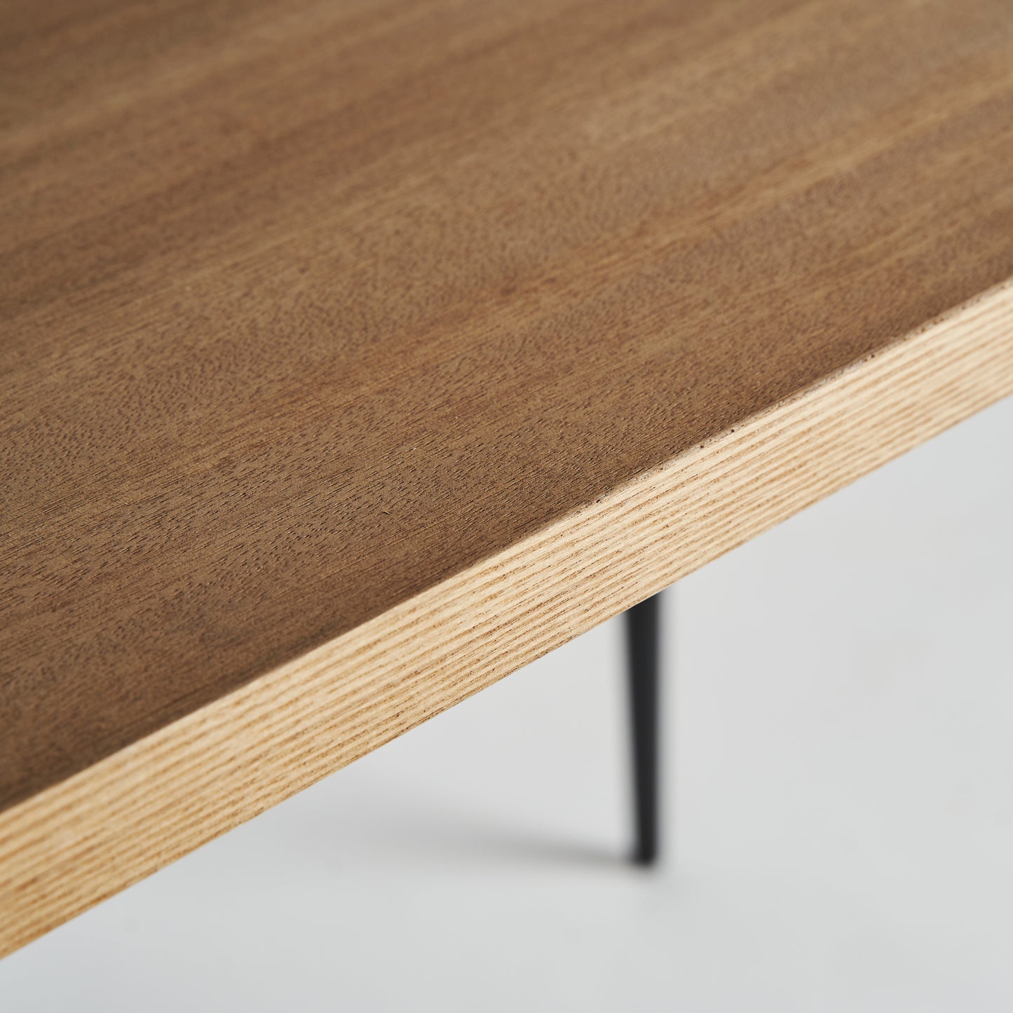 Luras Desk in Black/Natural Colour