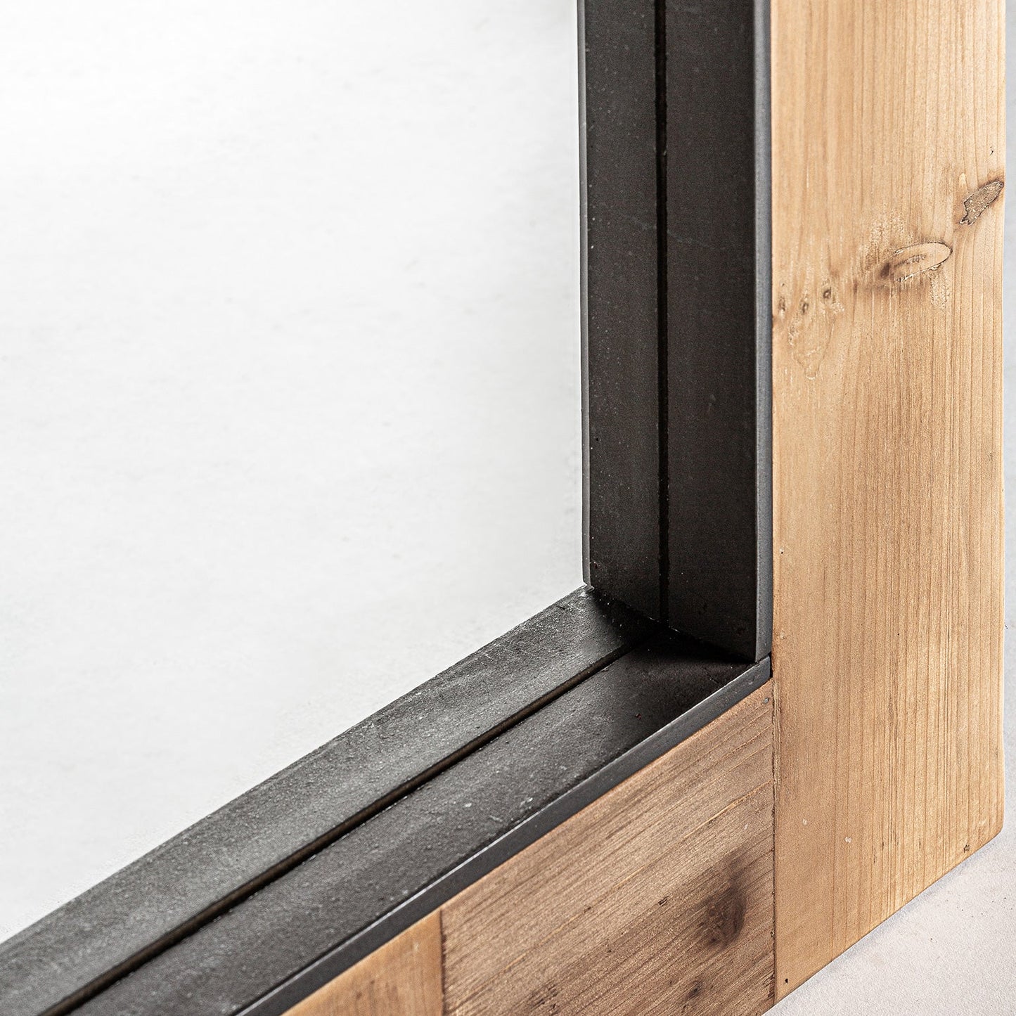 Gien Mirror in Black/Natural Colour