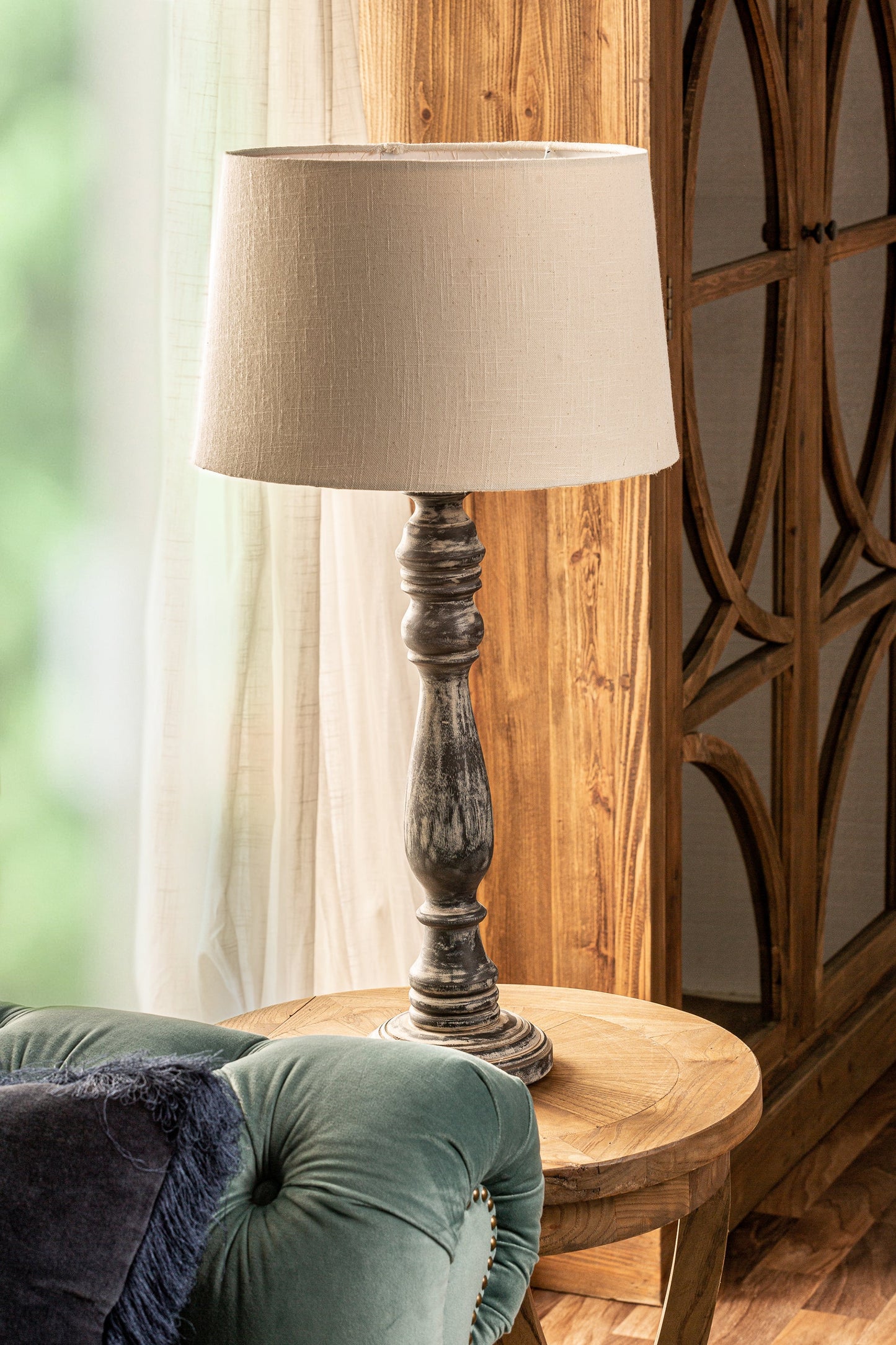 Table Lamp in Black Colour