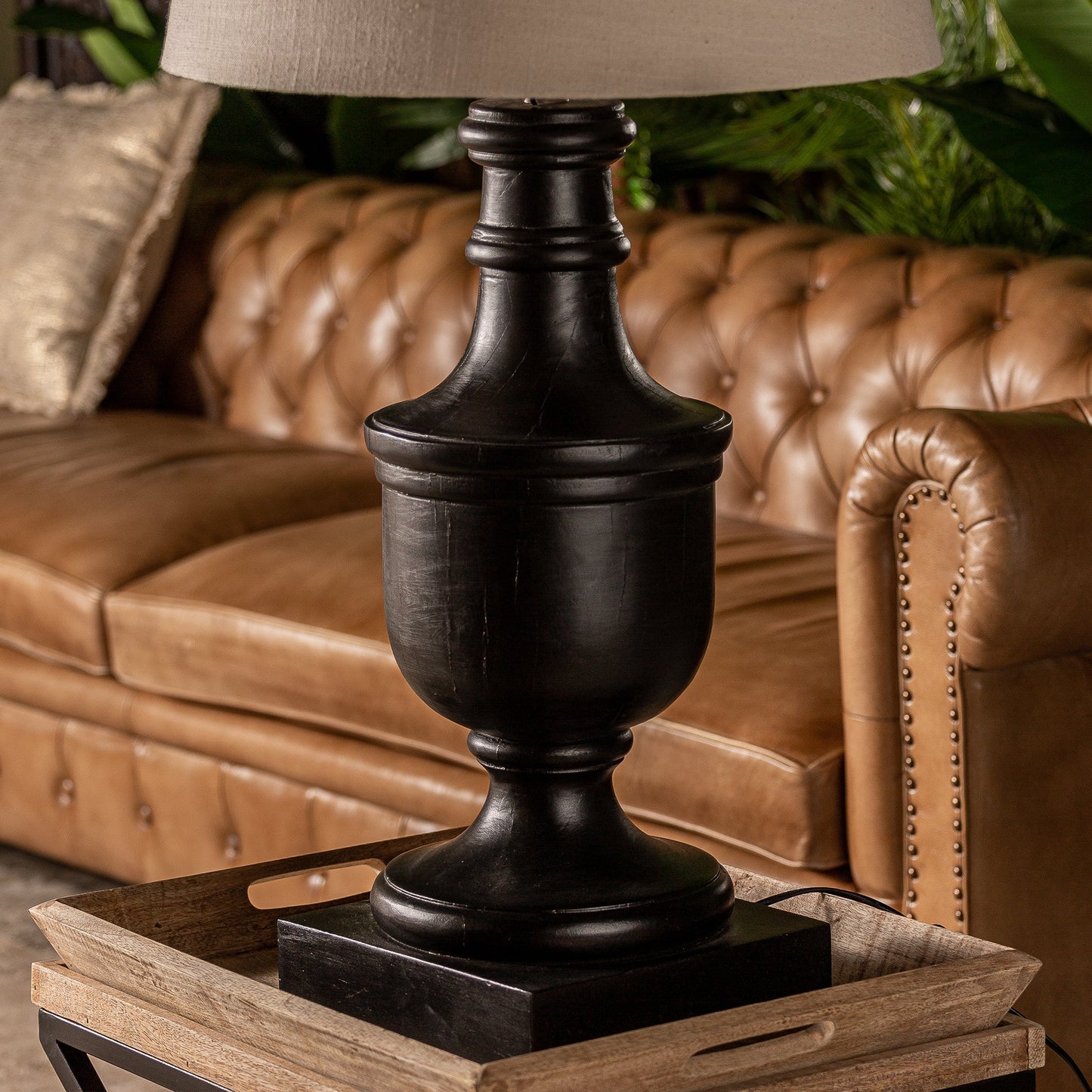 Table Lamp in Black Colour