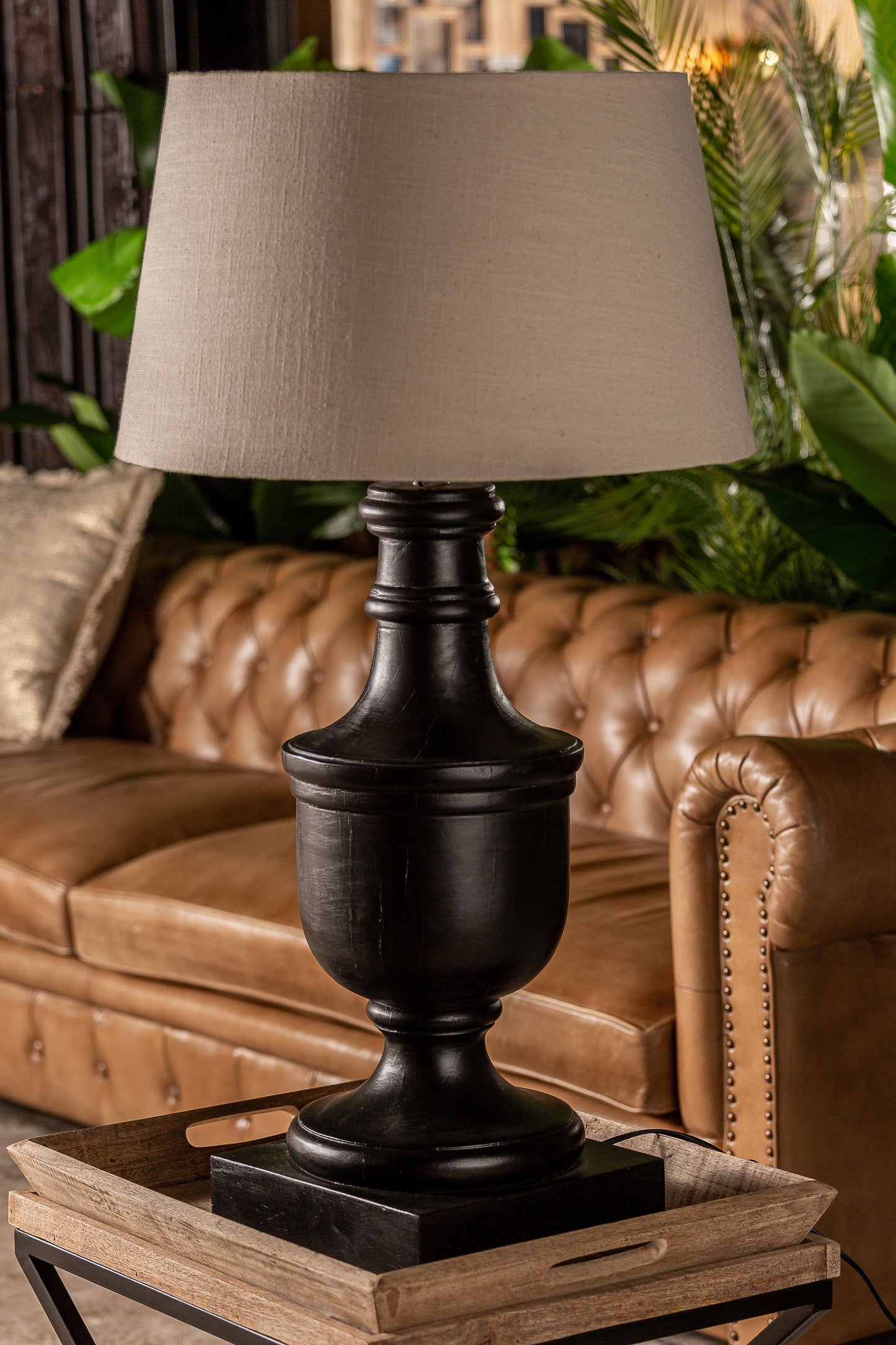 Table Lamp in Black Colour