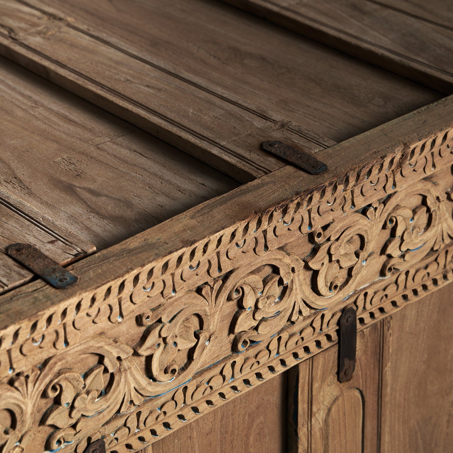 Gonda Console Table in Natural Colour