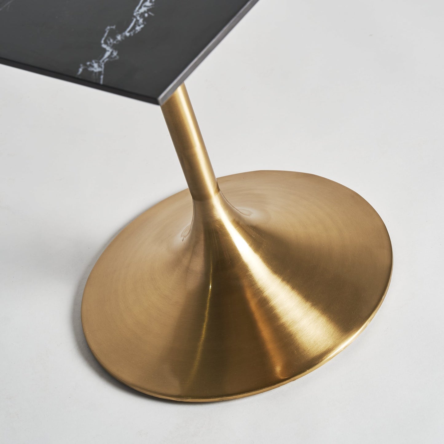 Ullaland Bar Table in Gold/Black Colour