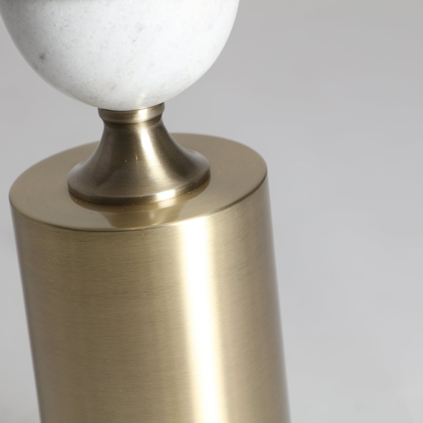 Iraide Table Lamp in White/Gold Colour