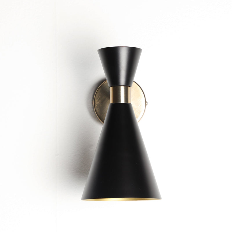Lámpara De Pared Beckle en Color Negro/Oro
