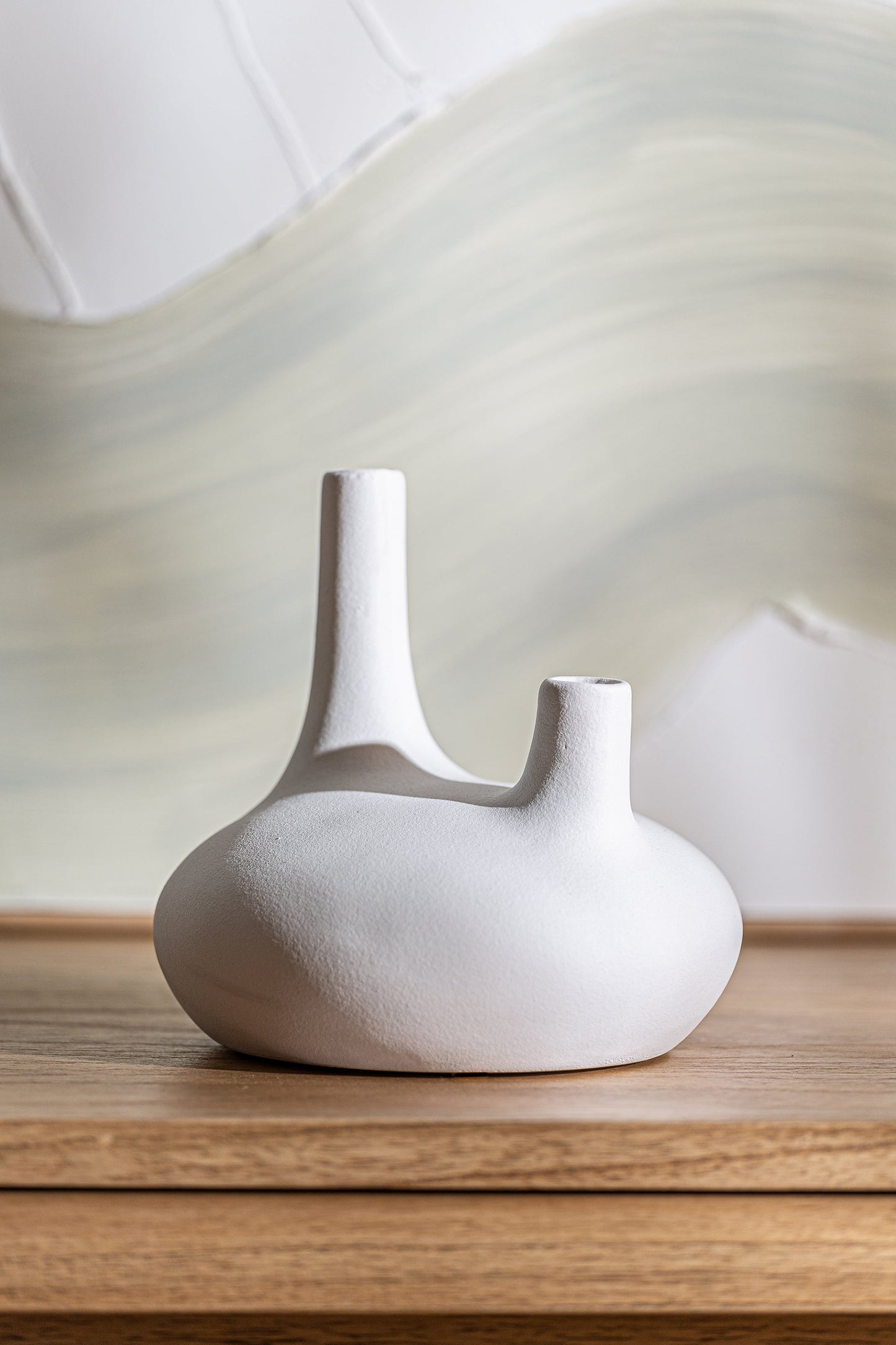 Zick Vase in White Colour