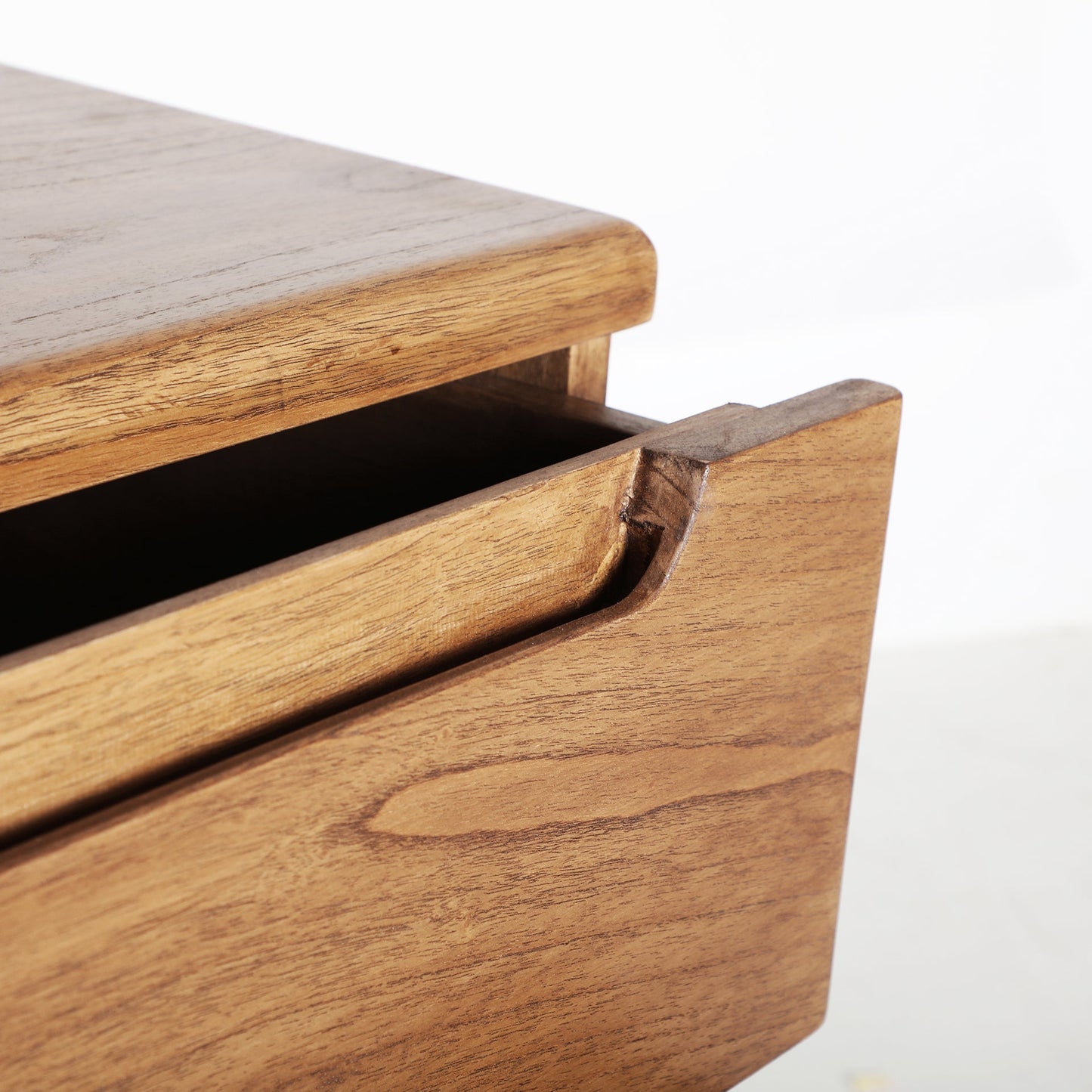 Slough Chest Of Drawers in Brown Colour