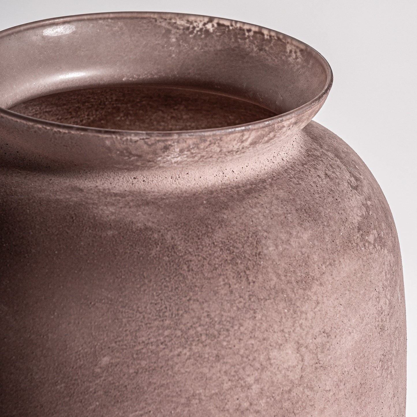 Seole Vase in Brown Colour