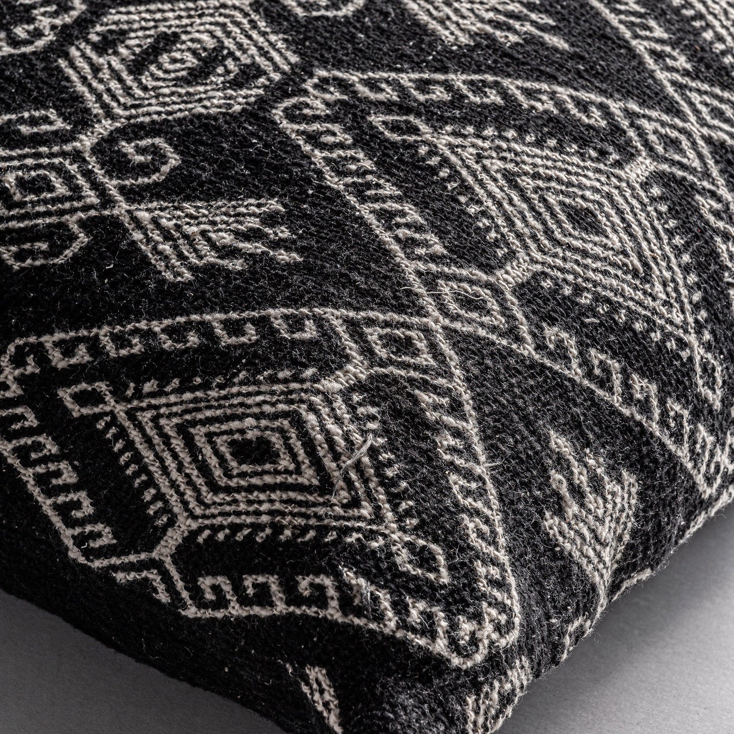 Cleoa Cushion in Black/White Colour