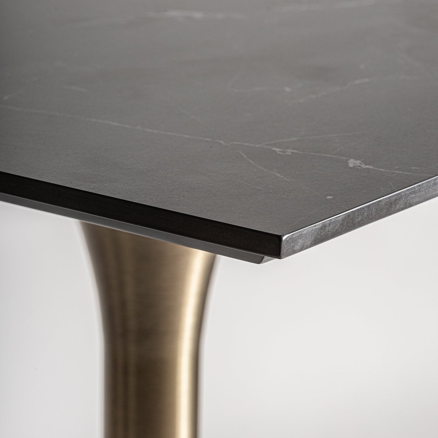 Ullaland Bar Table in Gold Colour