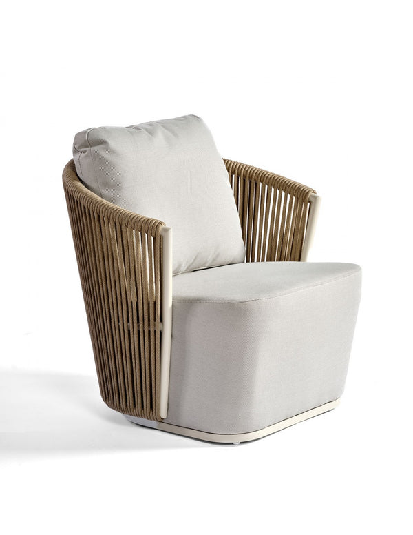 Outdoor armchair with low aluminum and rope backrest