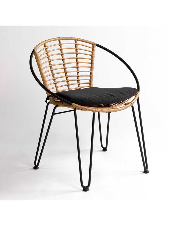 Synthetic rattan and black metal stackable chair
