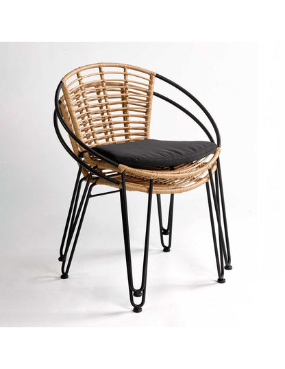 Synthetic rattan and black metal stackable chair