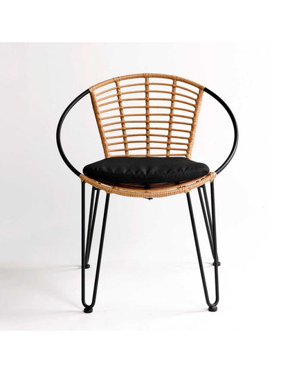 Synthetic rattan and black metal stackable chair
