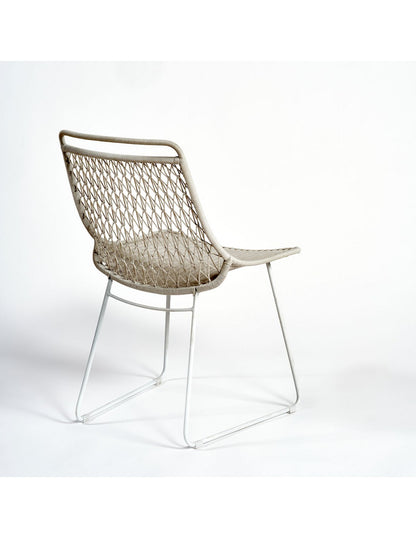 Silla de resina y metal color piedra