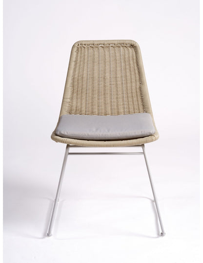Silla de ratán sintético color tiza pata blanco...