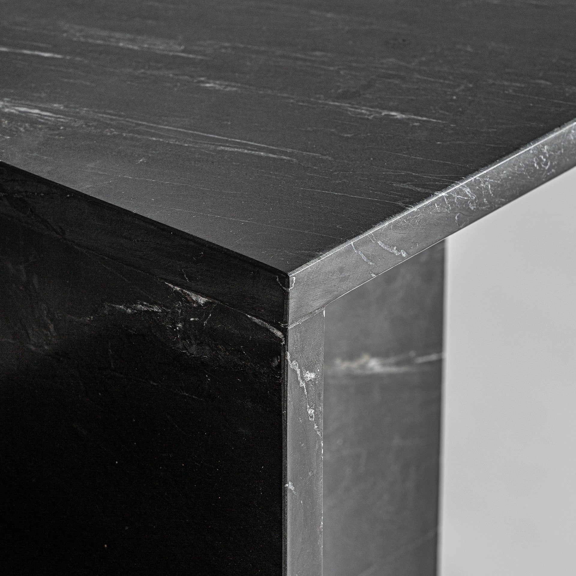 VI35984 - Image 3