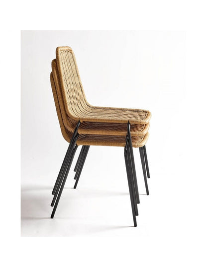 Silla de ratán sintético y pata negra apilable