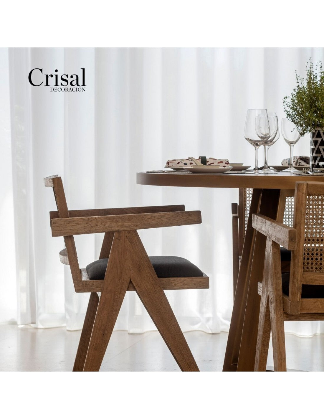 Natural oak chair, grid and linen seat