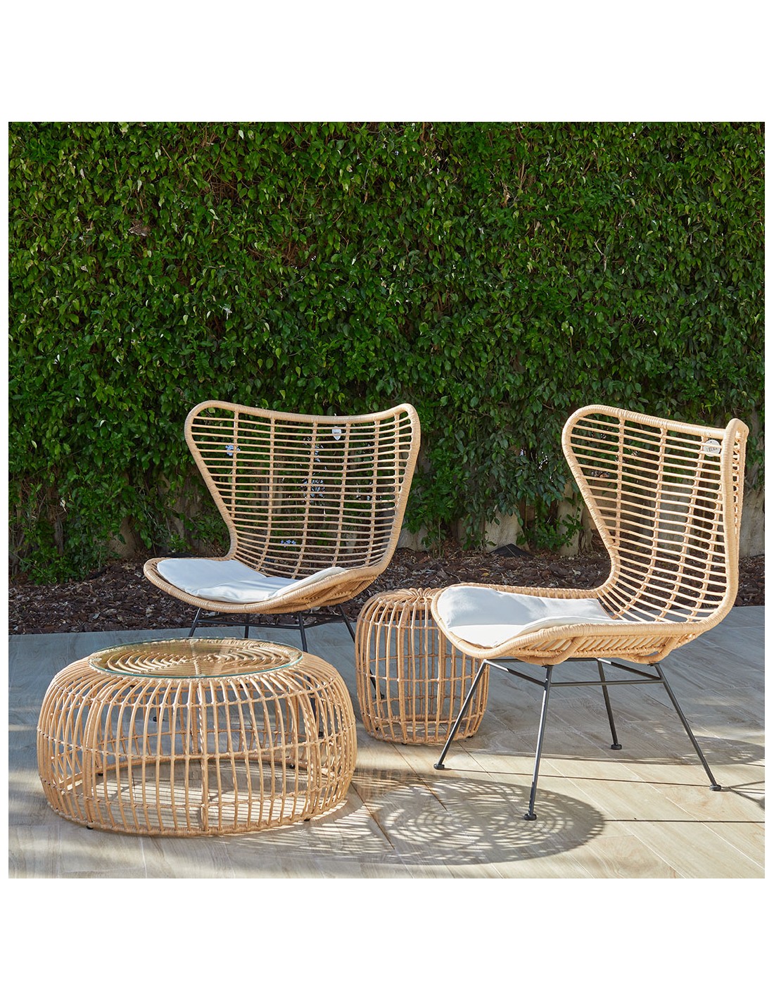 Synthetic fiber and black metal armchair