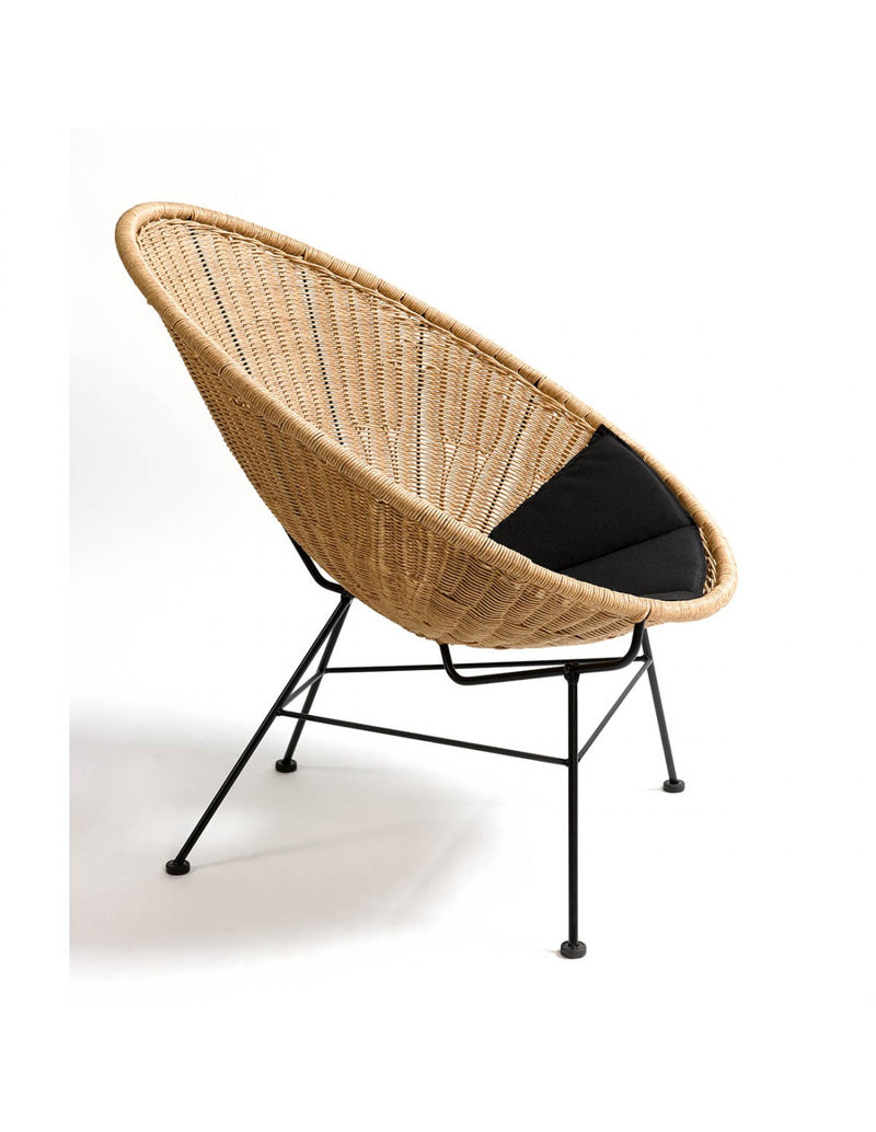 Oval synthetic rattan and black metal armchair