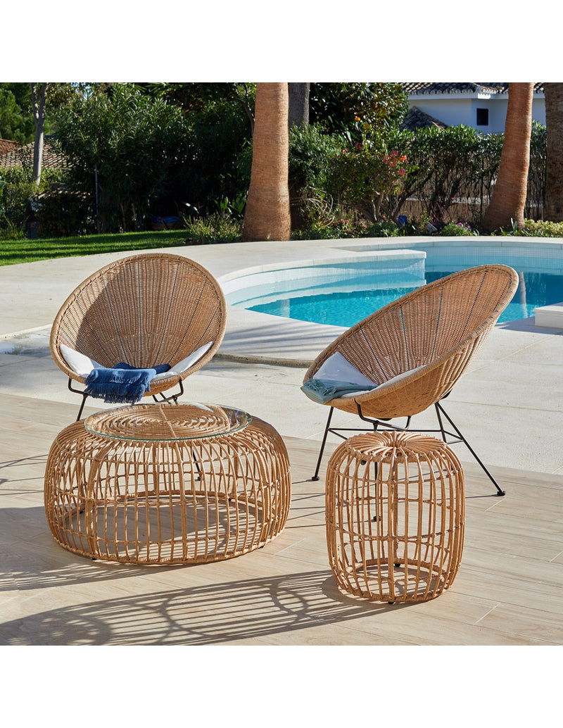 Oval synthetic rattan and black metal armchair