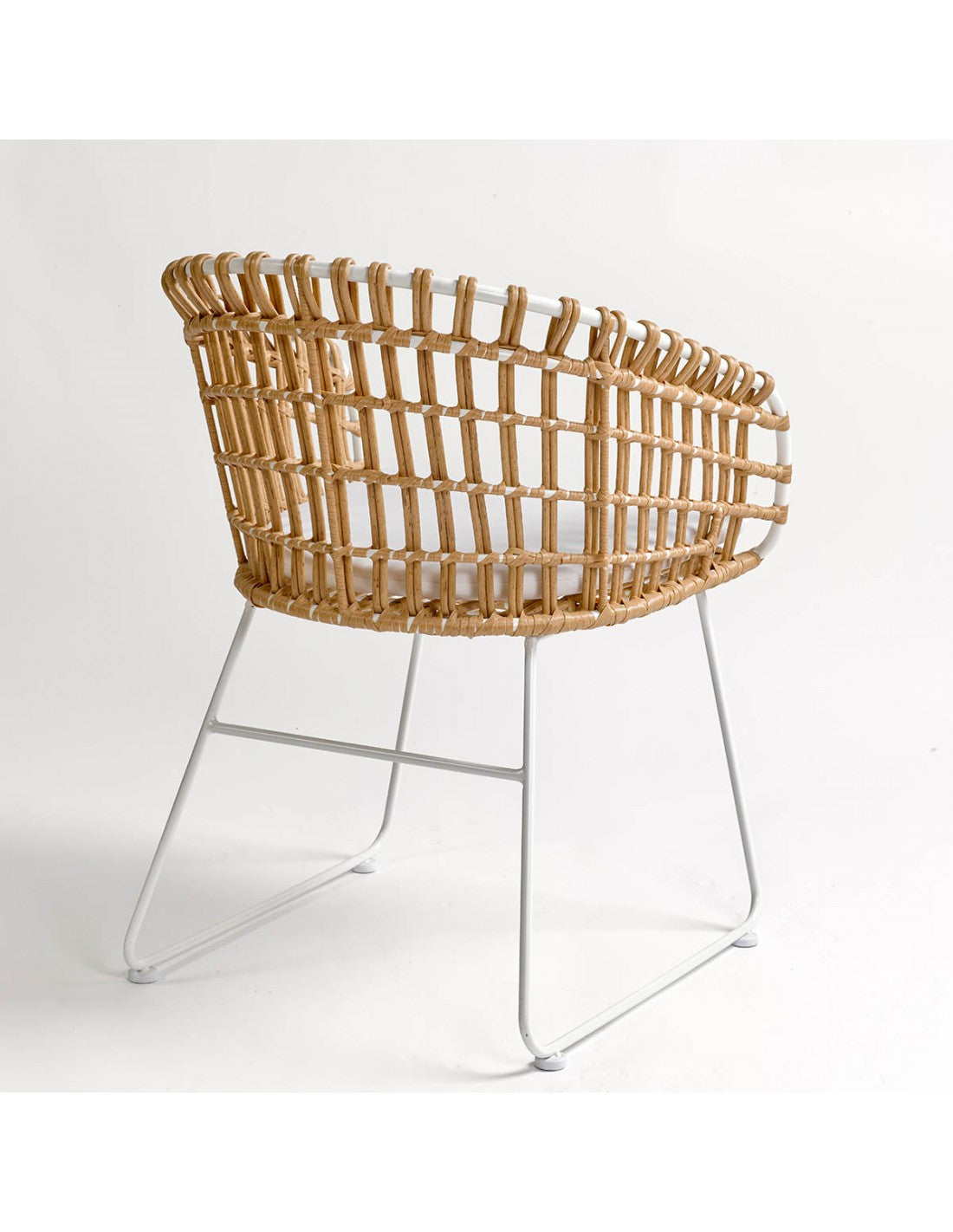 Sillón ratán sintético metal y cojín blanco