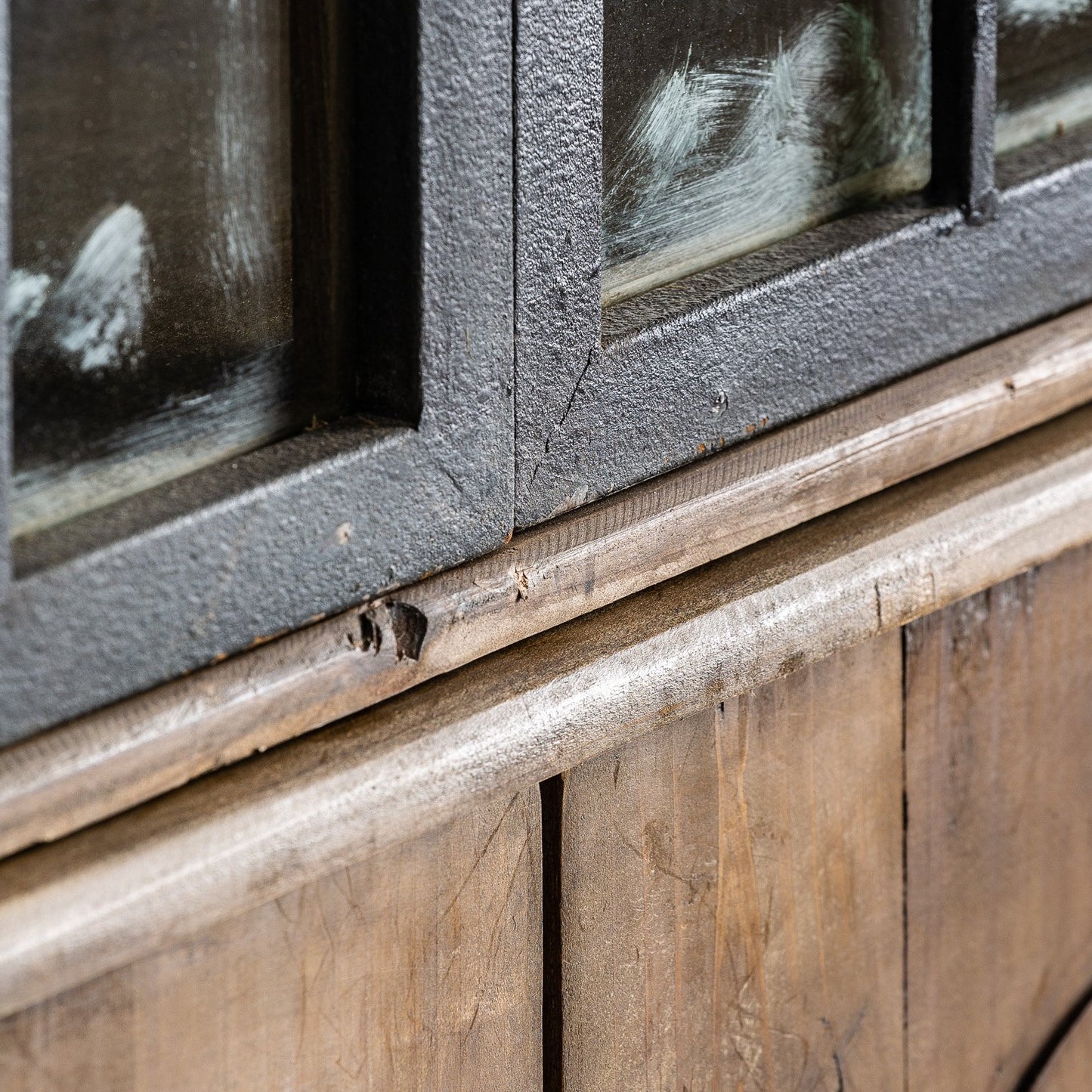 Lavik Glass Cabinet in Black/Natural Colour