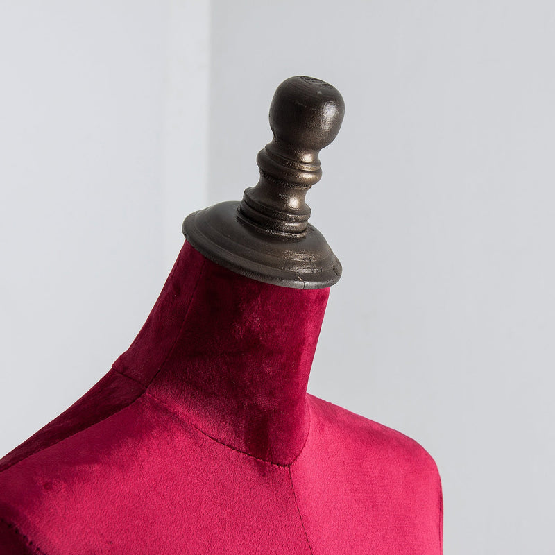Maniqui Oreas en Color Burdeos - Figuras y Esculturas Decorativas - Granada Maison