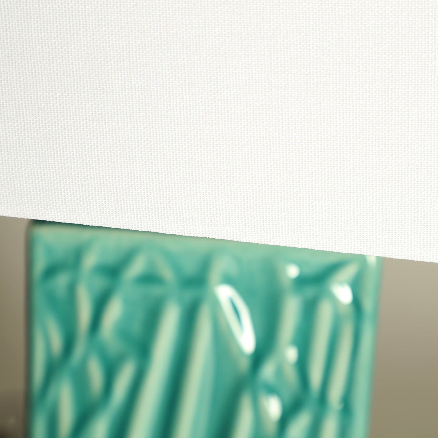 Evnia Table Lamp in Green Colour