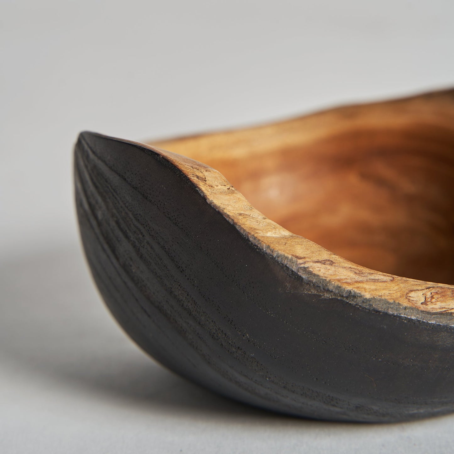 Bless Bowl in Black/Natural Colour