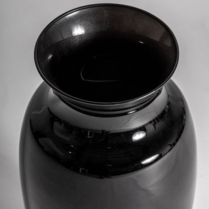 Donet Vase in Black Colour